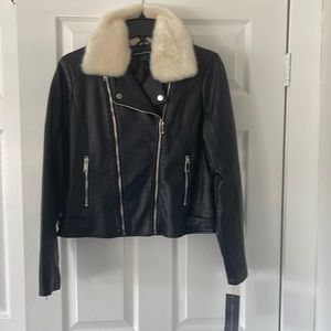 NEW ❤️ French Connection Navy Jacket w/ removable “fur” collar size M